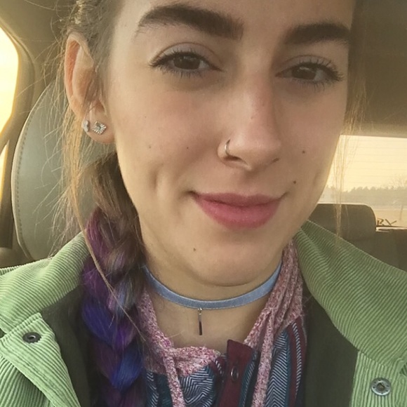 Meet your posher! - Picture 2 of 2